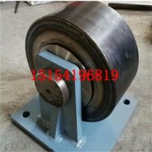 山東地區(qū)5方攪拌罐車罐體拖輪價格