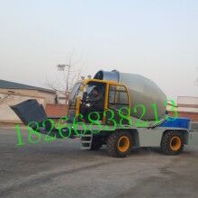 湖北棗陽(yáng)全自動(dòng)水泥攪拌運(yùn)輸車(chē) 自上料混凝土攪拌運(yùn)輸車(chē)