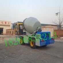 湖北赤壁帶自上料攪拌車(chē)廠(chǎng)家說(shuō)明，1.6立方2方流動(dòng)式自裝料自拌水泥罐車(chē)價(jià)格