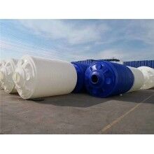 PE水箱 純水水箱 污水水箱 重慶水箱生產(chǎn)廠家 塑料水箱產(chǎn)品常用名稱：塑料水箱、PE水箱、PE桶、蓄水箱、儲(chǔ)水箱、PE儲(chǔ)罐、塑料儲(chǔ)罐、清洗水箱、塑料水箱儲(chǔ)罐、聚乙烯水箱、反滲透塑料水箱、超濾水箱、原水