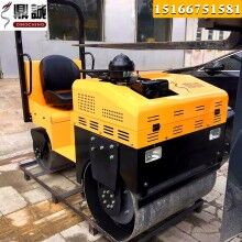 看成??！看1.5噸座駕式柴油壓路機(jī) 雙鋼輪壓路機(jī) 溝槽施工壓土機(jī)