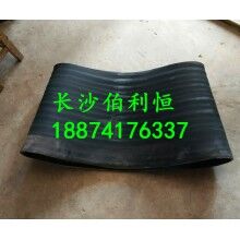 專業(yè)供應(yīng)攪拌機(jī)配件，中聯(lián)攪拌機(jī)配件，中聯(lián)HZS120P型下料斗膠桶