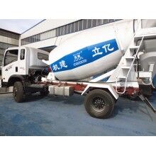 專(zhuān)業(yè)生產(chǎn)小型混凝土罐車(chē)，億立實(shí)業(yè)2m3攪拌罐車(chē)