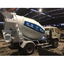 廠(chǎng)家大量供應(yīng)3m3混凝土罐車(chē)，攪拌罐車(chē)，量大從優(yōu)