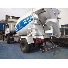 5m3混凝土罐車(chē)最新價(jià)格，億立攪拌罐車(chē)廠(chǎng)家直銷(xiāo)